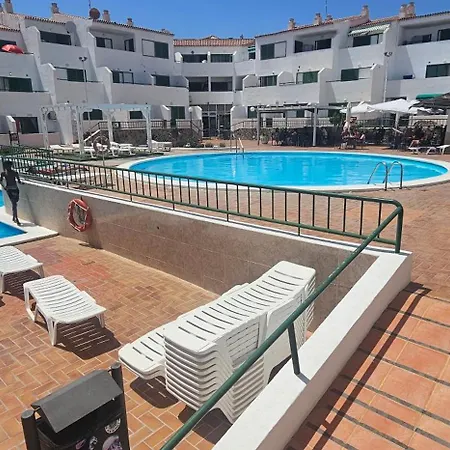Alondras Aircon And Pool Apartman Arona