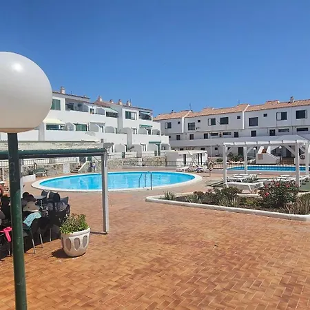 Alondras Aircon And Pool Διαμέρισμα