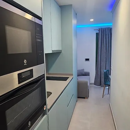 아파트 Alondras Luxury Paradise Fully Renovated 아로나