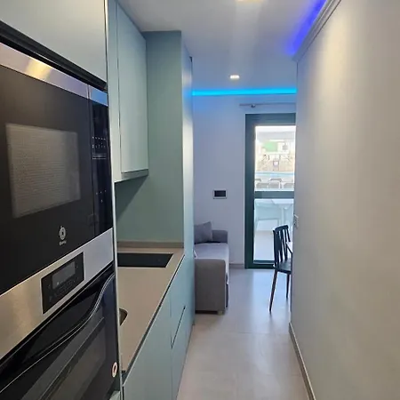 Alondras Aircon And Pool Διαμέρισμα *