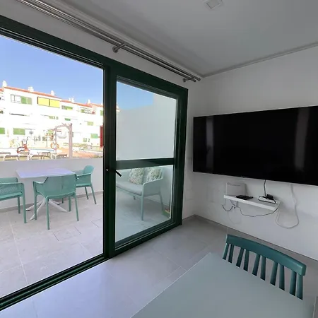 Alondras Aircon And Pool Διαμέρισμα